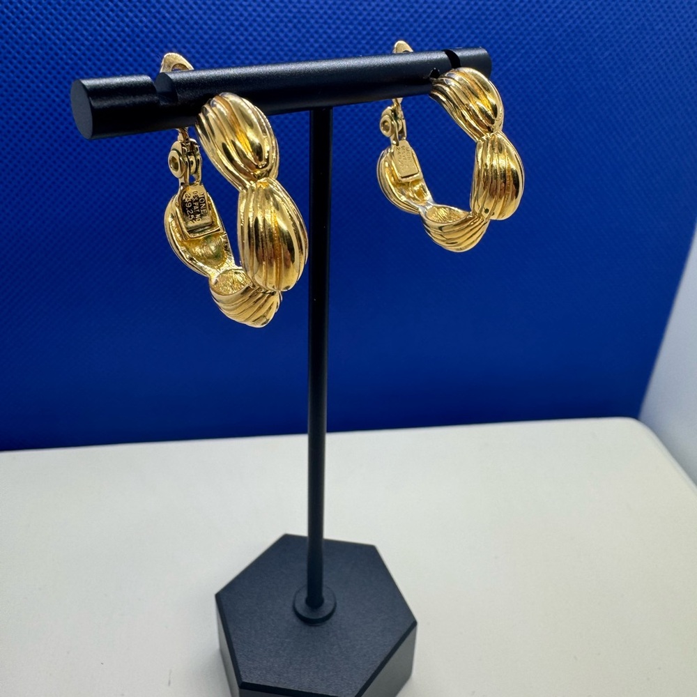 Monet Vintage Ribbed Hoop Earrings